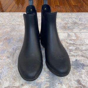 Black chelsea booties